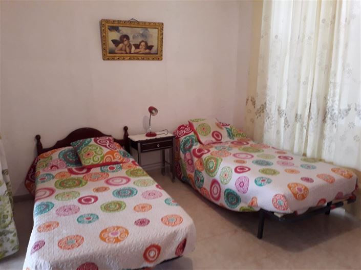 Image No.8-8 Bed Townhouse for sale