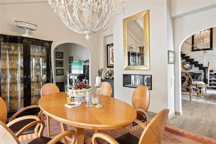 Image No.10-4 Bed Villa for sale