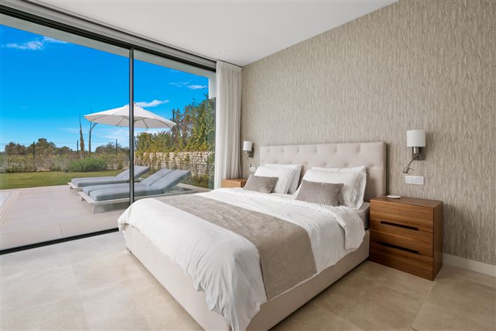 Image No.13-6 Bed House for sale