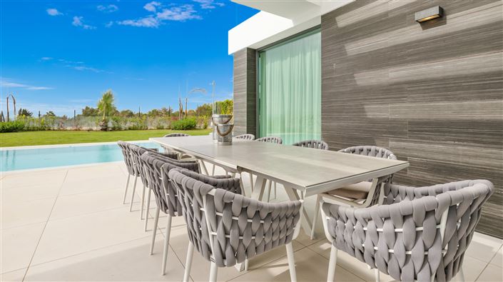 Image No.15-6 Bed House for sale