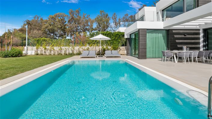 Image No.16-6 Bed House for sale