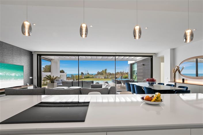 Image No.18-6 Bed House for sale