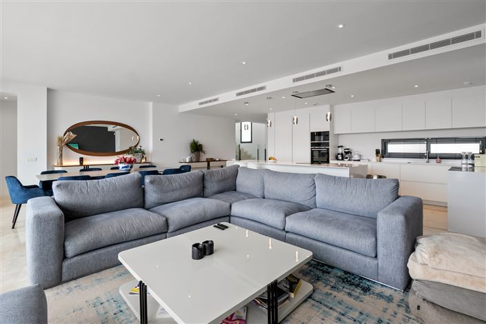 Image No.20-6 Bed House for sale