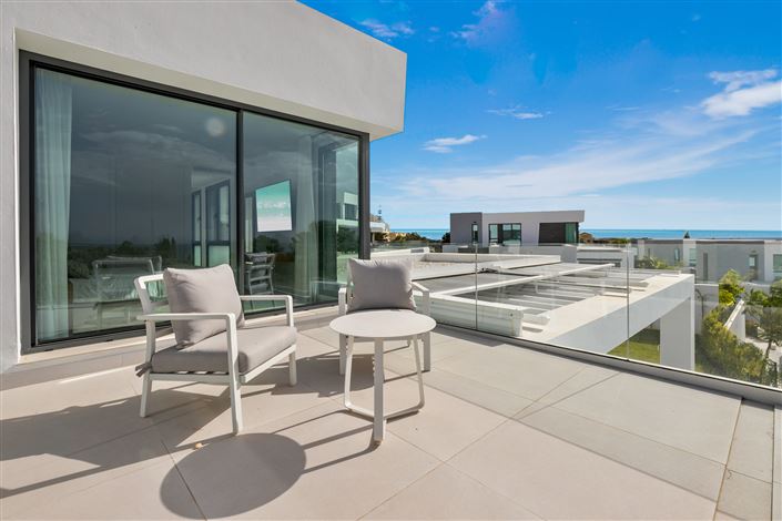 Image No.26-6 Bed House for sale