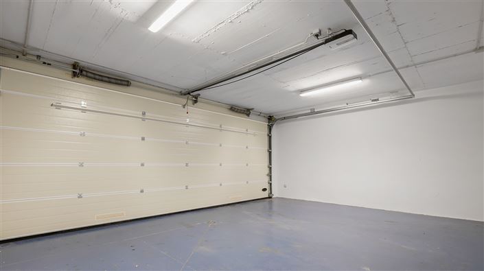 Image No.30-6 Bed House for sale