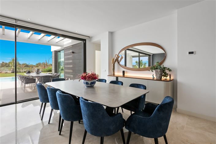 Image No.7-6 Bed House for sale