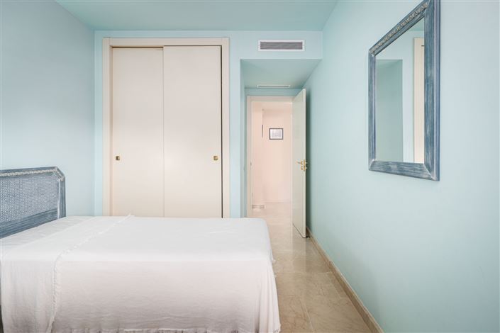 Image No.19-3 Bed Property for sale