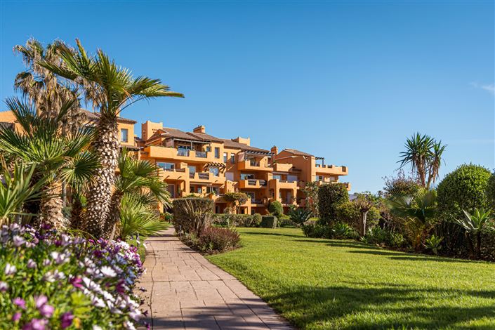 Image No.47-3 Bed Property for sale