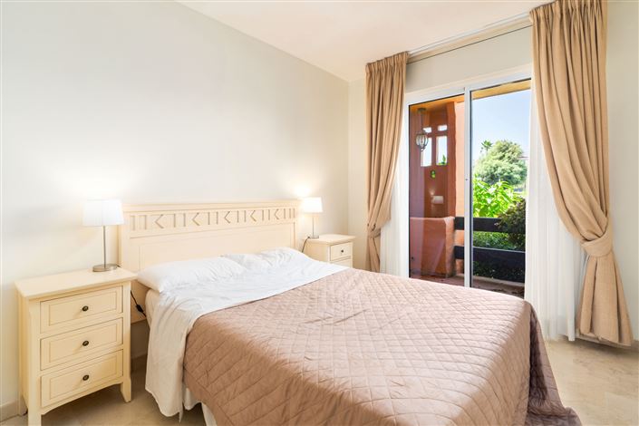 Image No.5-3 Bed Property for sale