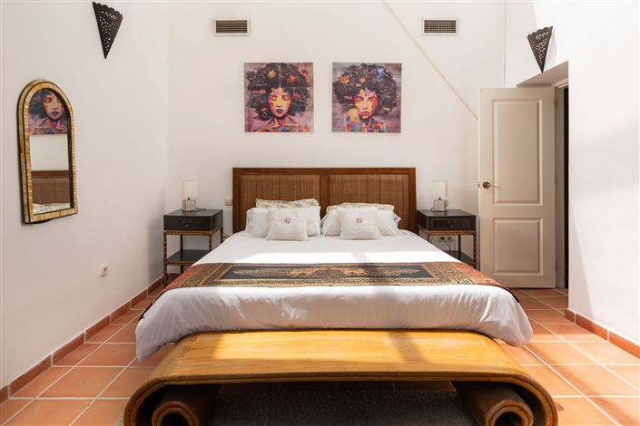 Image No.10-5 Bed Villa for sale