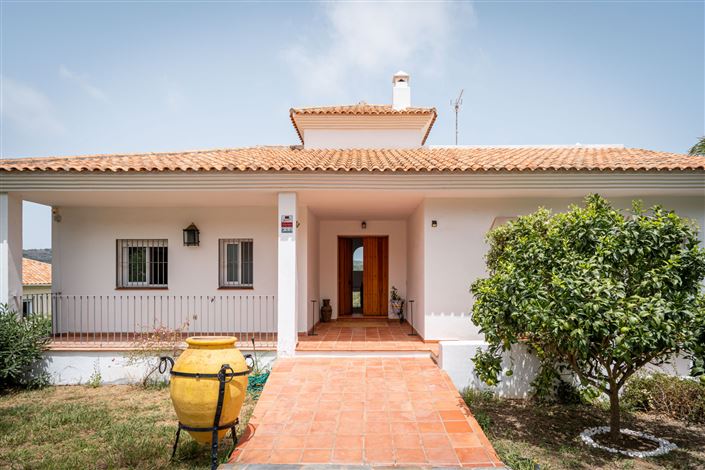 Image No.3-5 Bed Villa for sale
