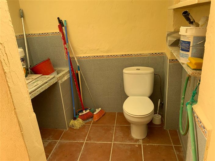 Image No.24-4 Bed House for sale