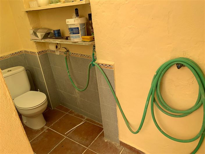 Image No.25-4 Bed House for sale