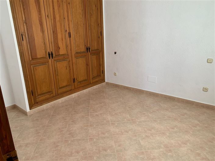 Image No.36-4 Bed House for sale