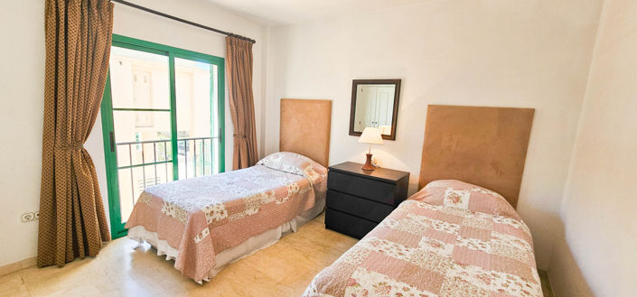 Image No.15-3 Bed Property for sale