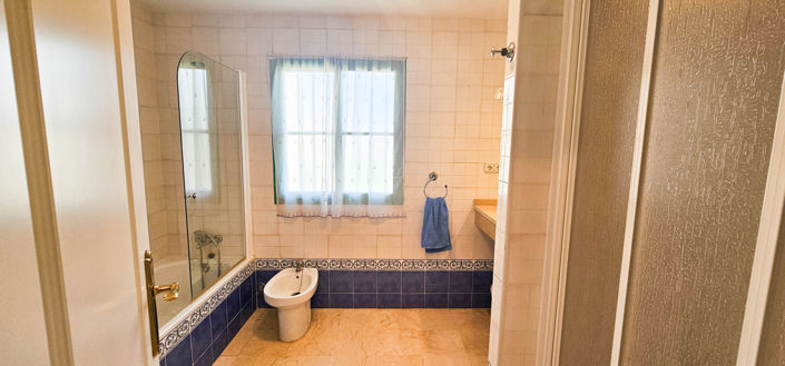 Image No.16-3 Bed Property for sale