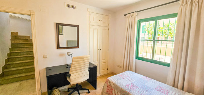 Image No.26-3 Bed Property for sale