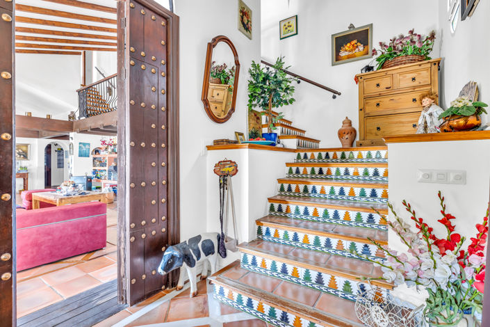 Image No.2-5 Bed Villa for sale