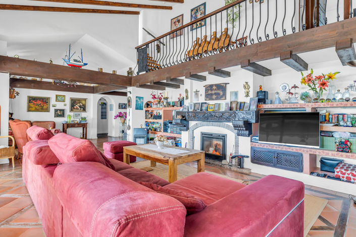 Image No.3-5 Bed Villa for sale