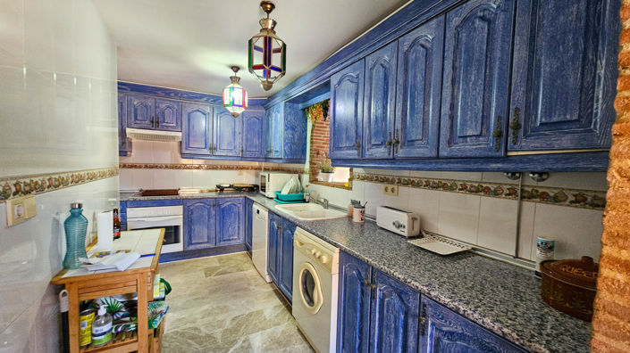 Image No.13-4 Bed House for sale