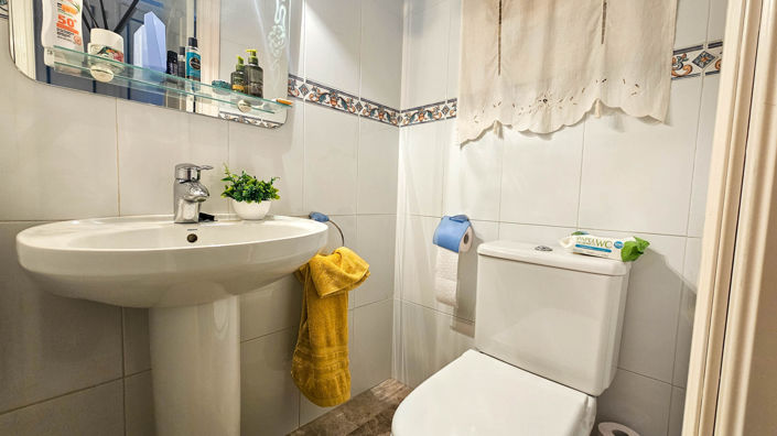 Image No.19-4 Bed House for sale