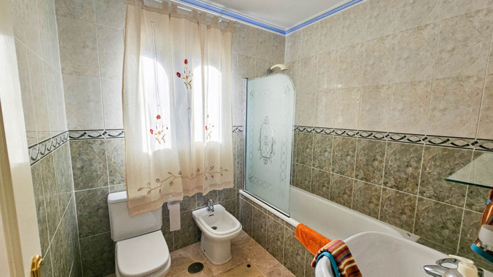 Image No.36-4 Bed House for sale