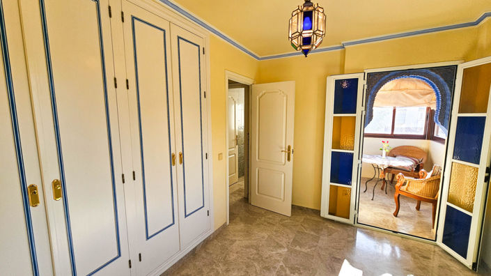 Image No.40-4 Bed House for sale