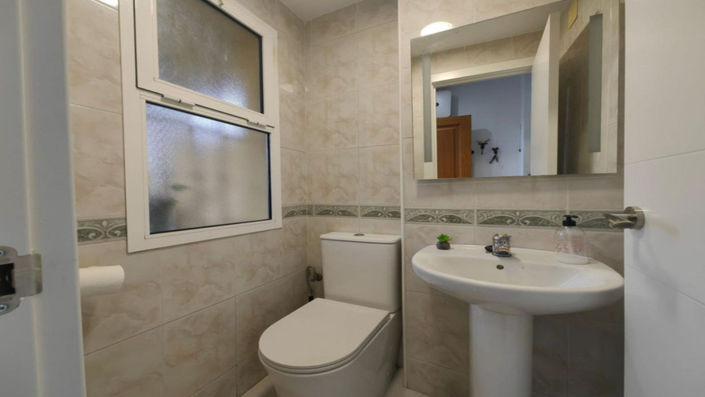 Image No.15-3 Bed House for sale