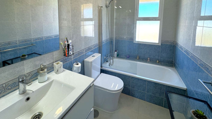 Image No.27-3 Bed House for sale