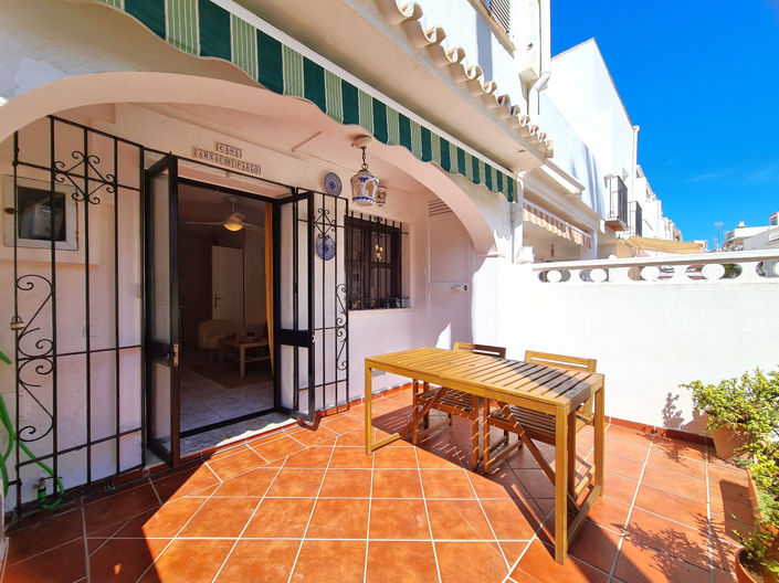 Image No.8-2 Bed House for sale