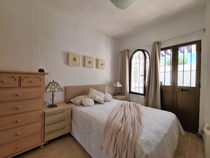 Image No.21-2 Bed Property for sale