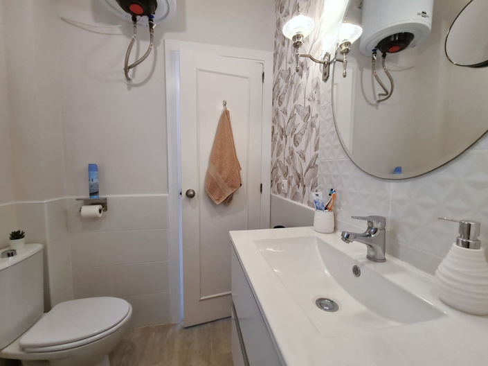 Image No.25-2 Bed Property for sale