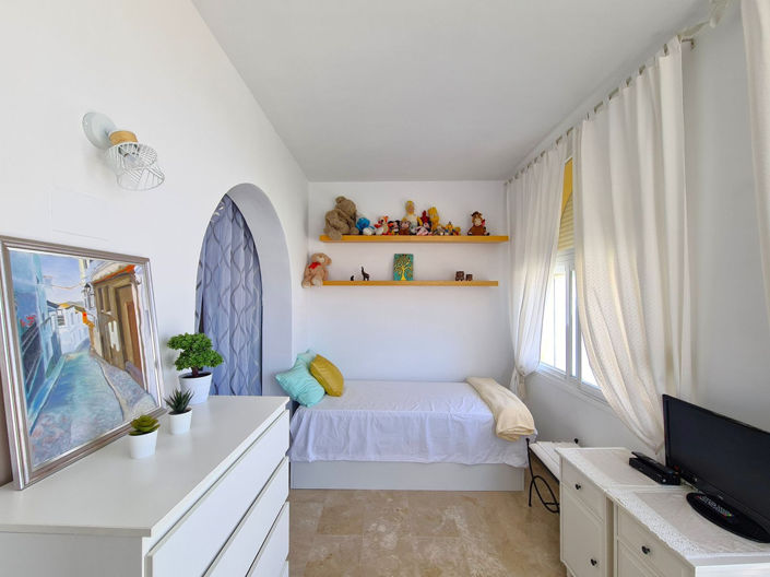 Image No.27-2 Bed Property for sale