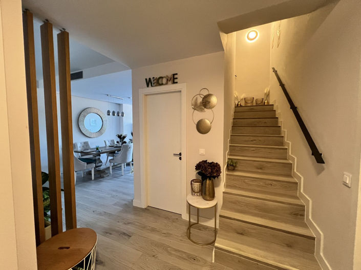 Image No.10-4 Bed Townhouse for sale