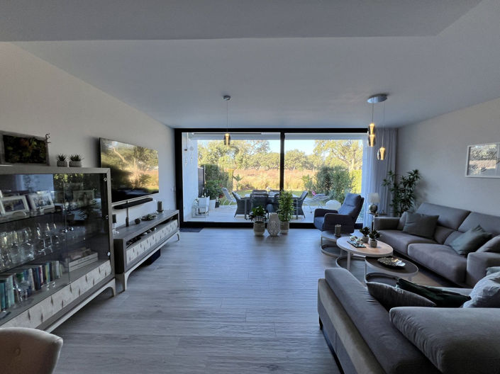 Image No.12-4 Bed Townhouse for sale