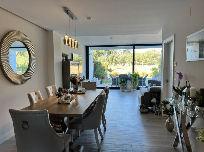 Image No.13-4 Bed Townhouse for sale