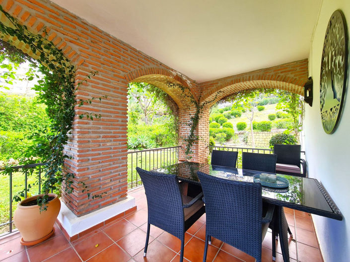 Image No.10-3 Bed Property for sale