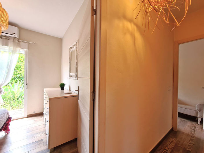 Image No.18-2 Bed House for sale