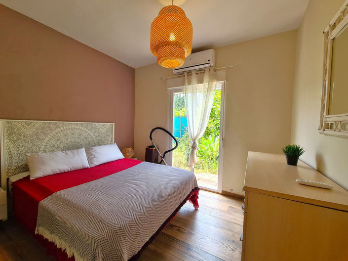 Image No.5-2 Bed House for sale