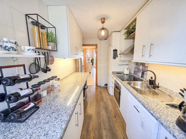 Image No.15-2 Bed Property for sale