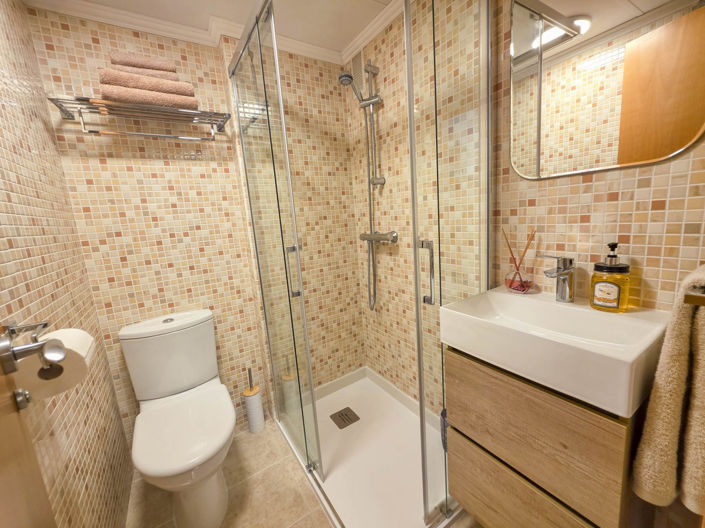 Image No.23-2 Bed Property for sale