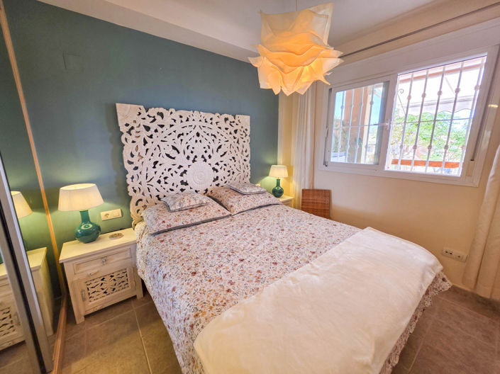 Image No.25-2 Bed Property for sale