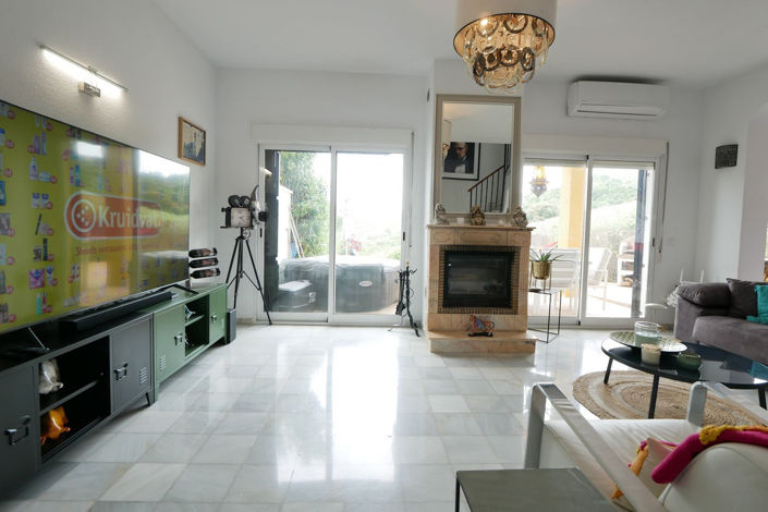 Image No.15-2 Bed House for sale