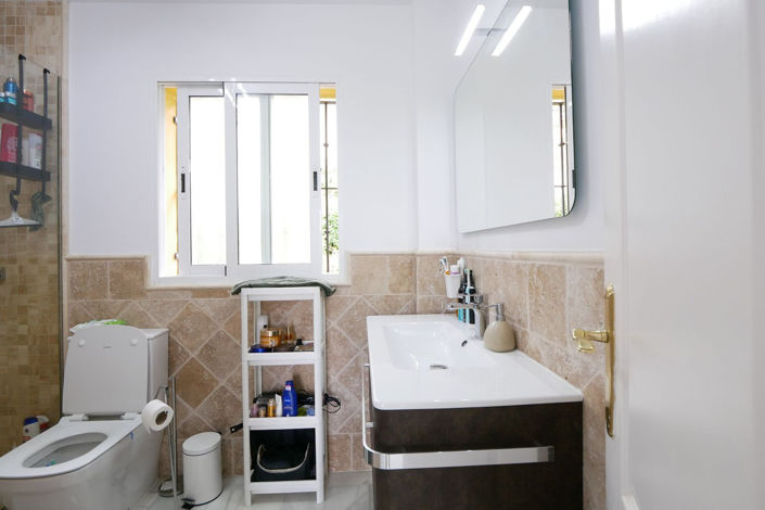 Image No.20-2 Bed House for sale