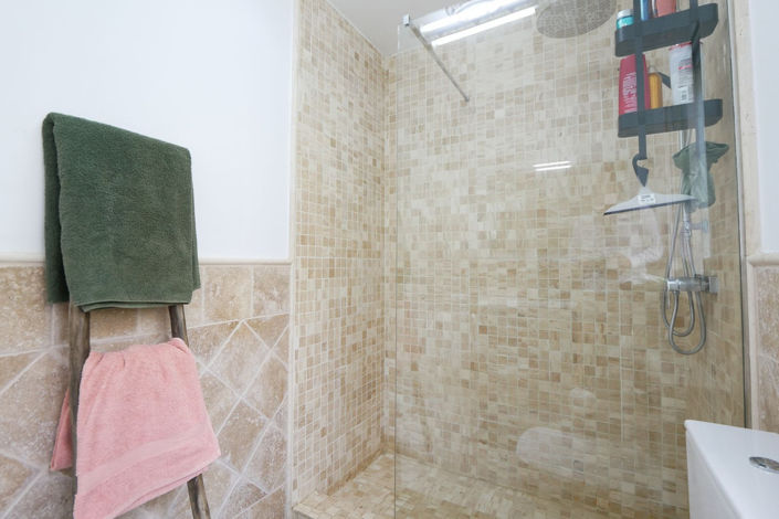 Image No.21-2 Bed House for sale