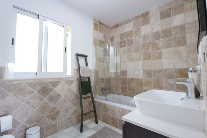 Image No.24-2 Bed House for sale