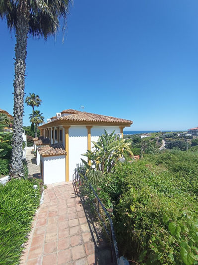 Image No.40-2 Bed House for sale