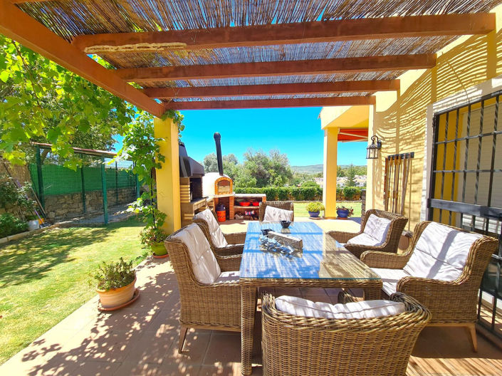 Image No.10-3 Bed House for sale