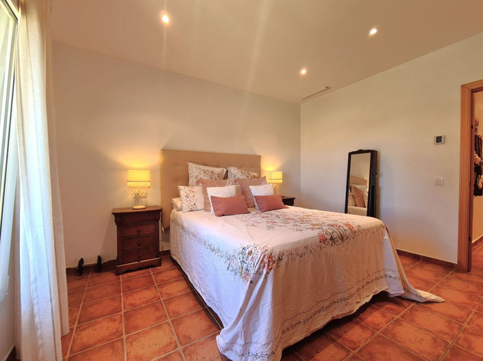 Image No.39-3 Bed House for sale