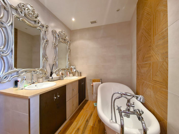 Image No.46-3 Bed House for sale